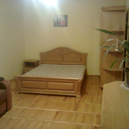Apartment With Balcony 리비프 외부 사진